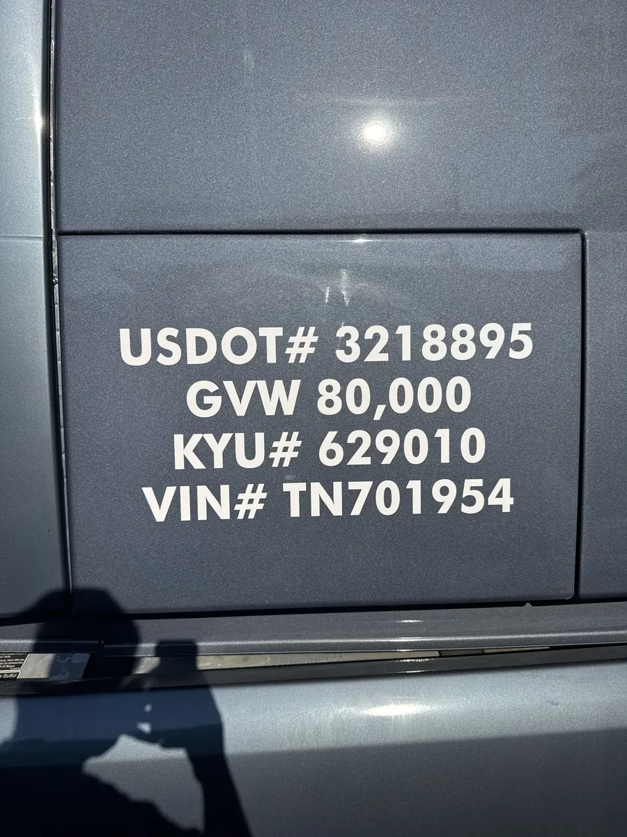 Owner-operators welcome &mdash; US DOT & Truck Lettering